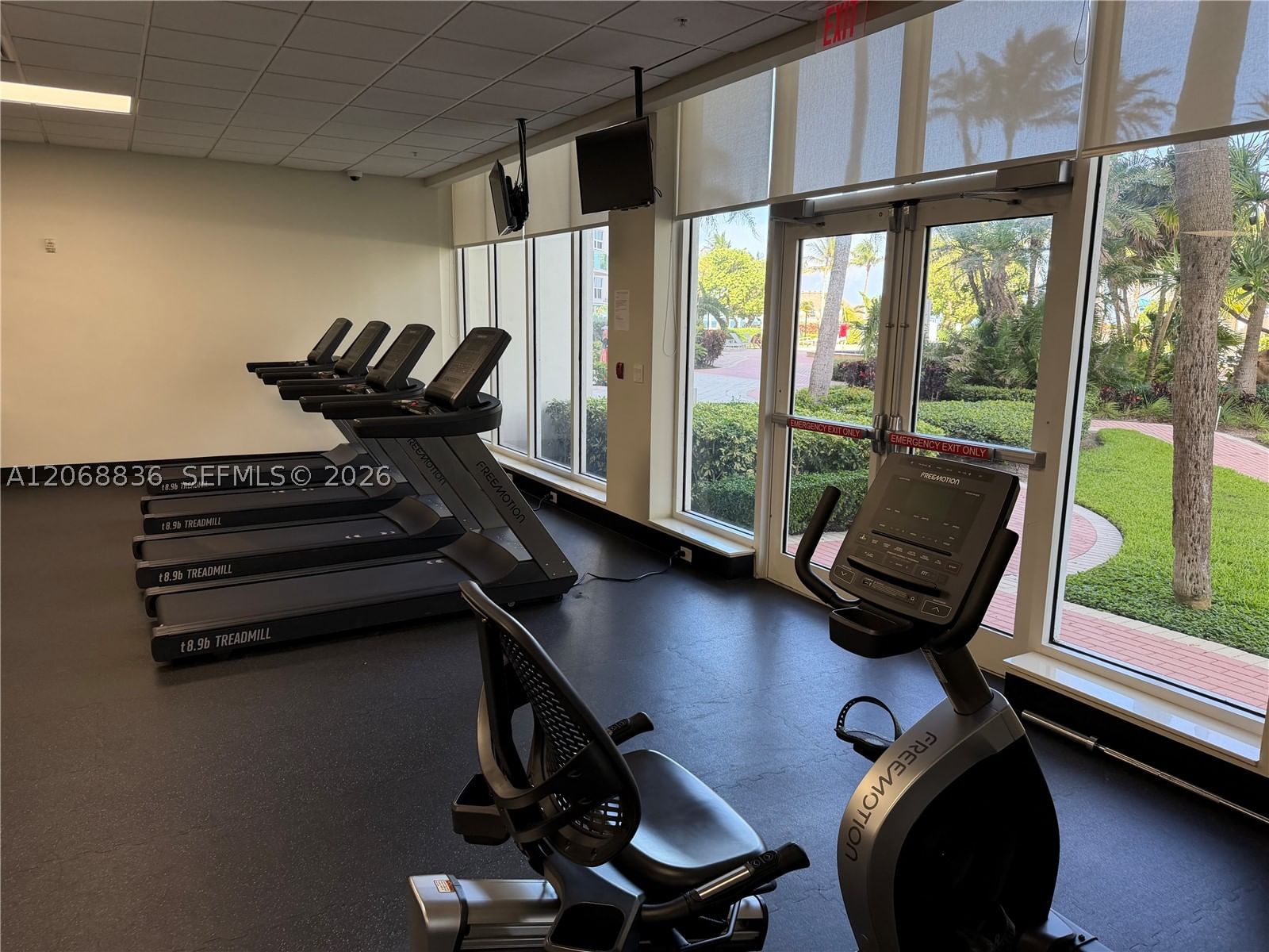 Real estate property located at 3001 Ocean Dr #421, Broward, Residences On Hollywood B, Hollywood, FL