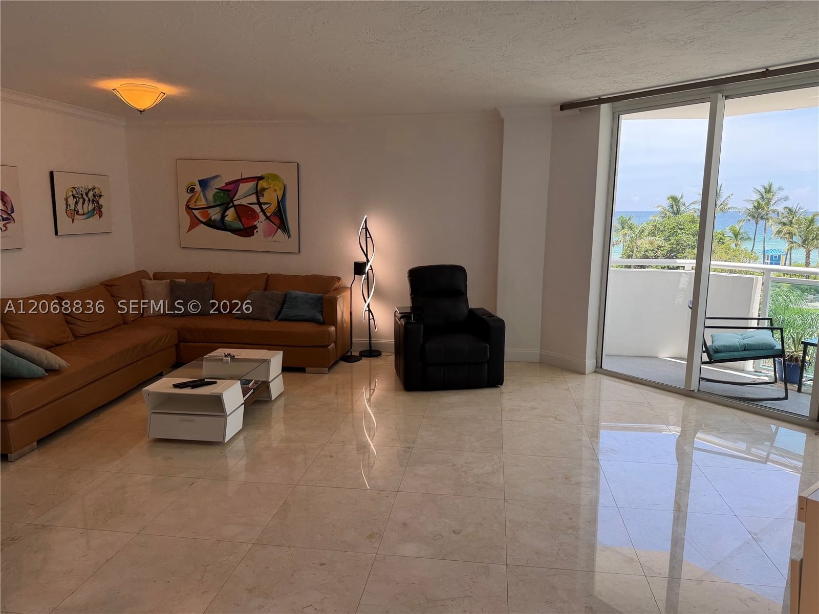 Real estate property located at 3001 Ocean Dr #421, Broward, Residences On Hollywood B, Hollywood, FL