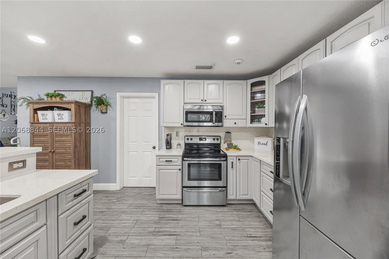 Real estate property located at 7216 44th Ct, Broward, Apple Creek, Davie, FL