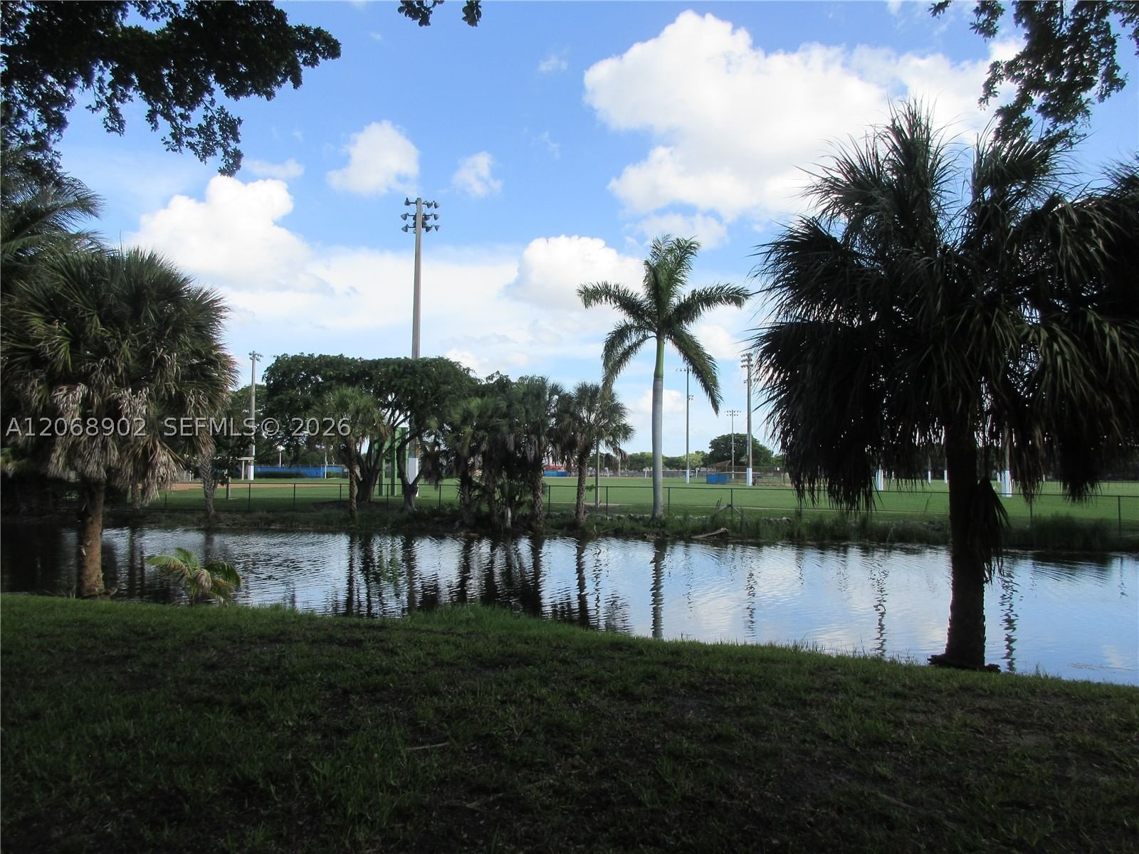 Real estate property located at 16330 Oak Walk, Miami-dade, Miami Lakes Windmill Gate, Miami Lakes, FL