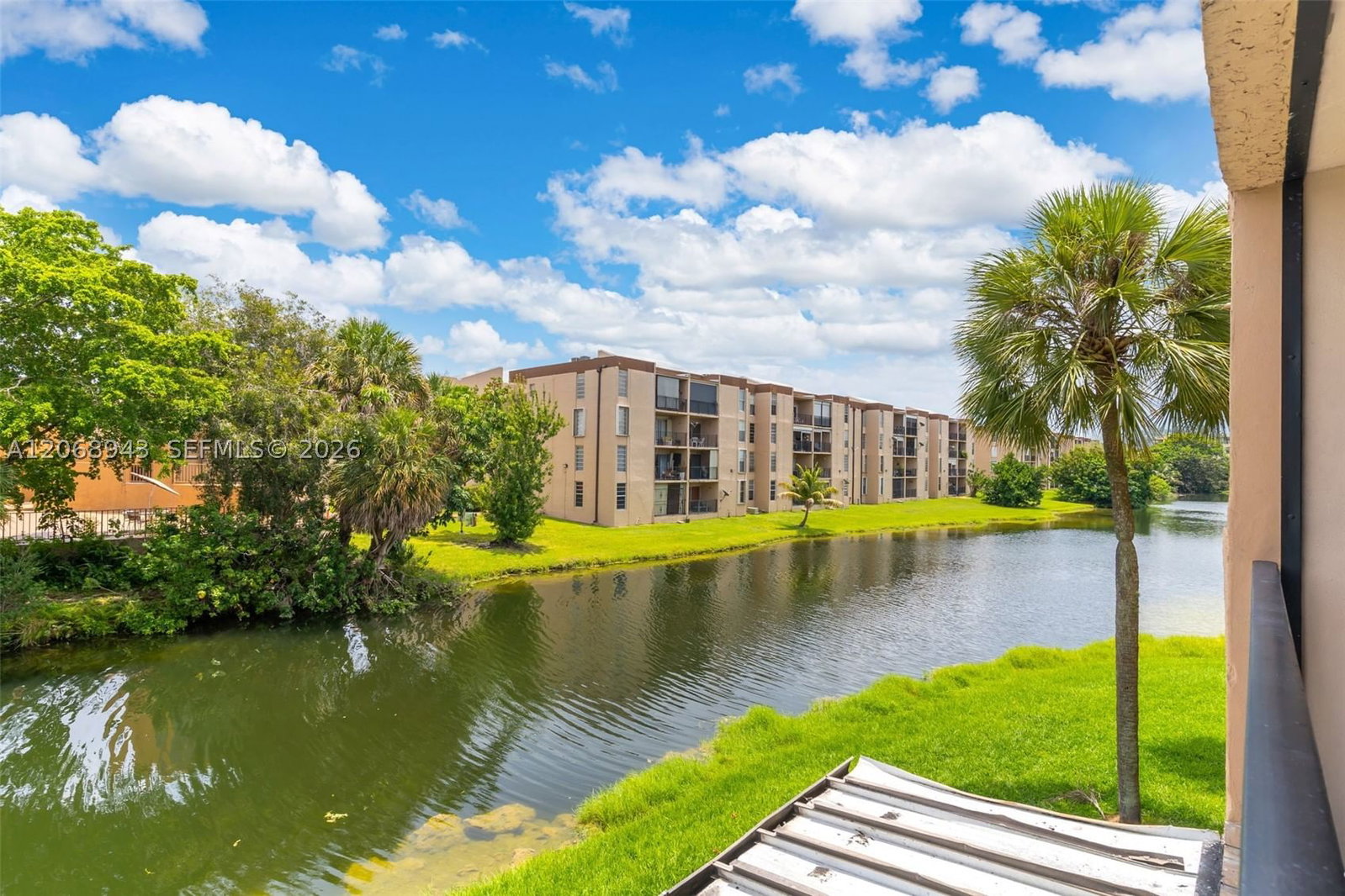 Real estate property located at 8895 Fontainebleau Blvd #207, Miami-dade, Pineside Condo No 1, Miami, FL