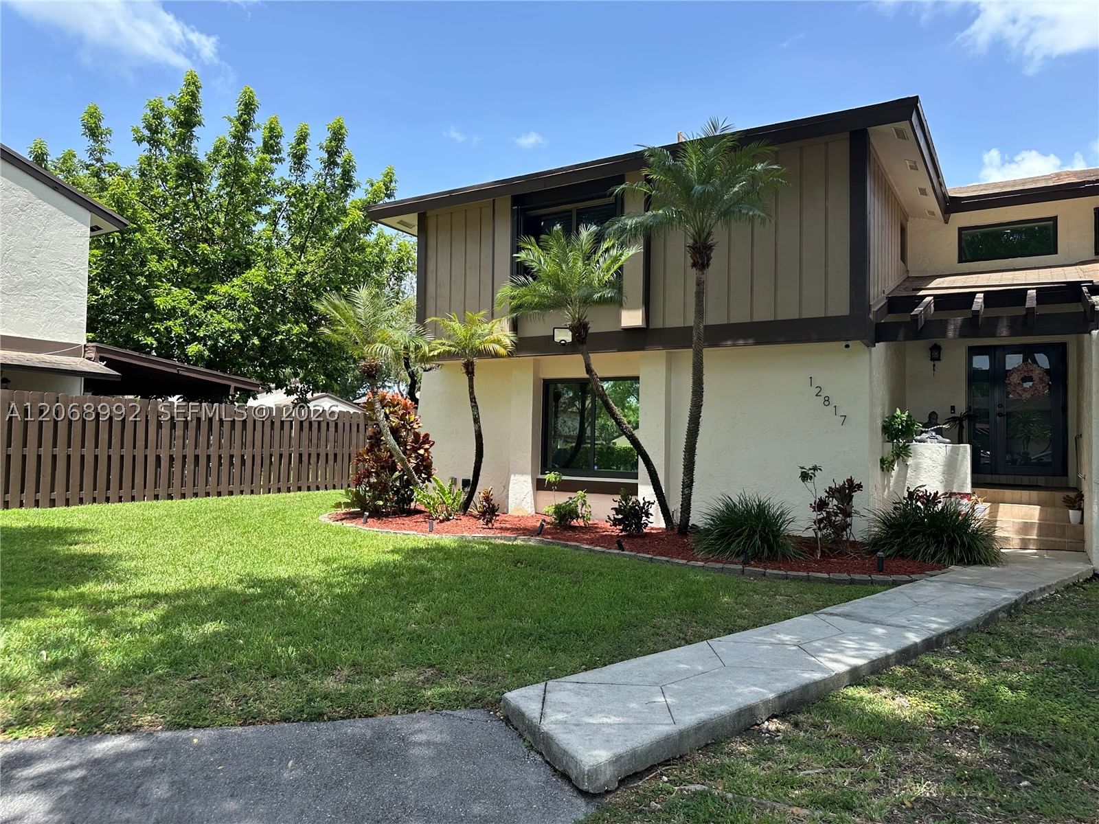 Real estate property located at 12817 67th Ter, Miami-dade, Woodgate North, Miami, FL