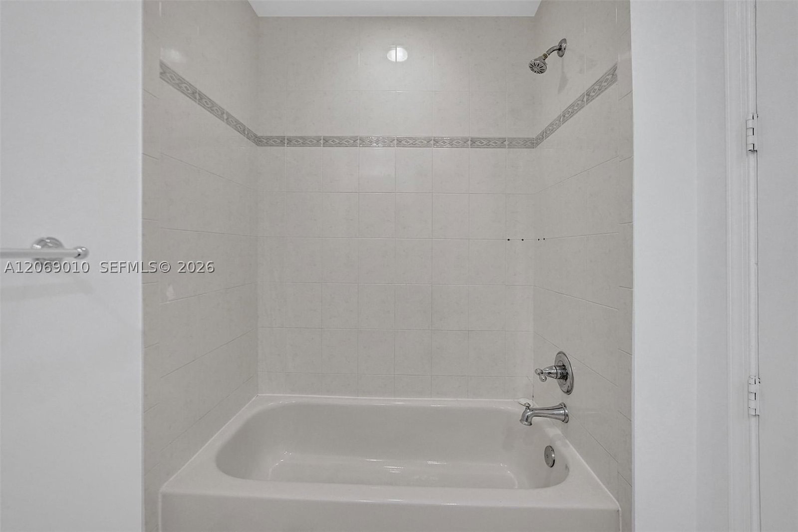 Real estate property located at 2925 126th Ave #1-320, Broward, Villa Alhambra Condo, Sunrise, FL