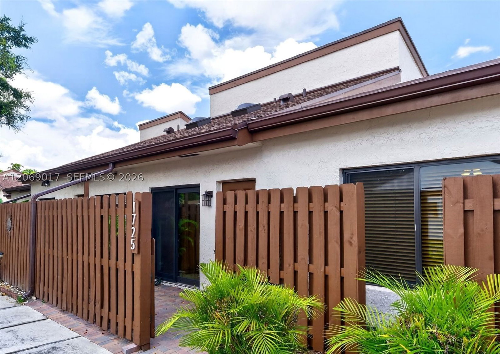 Real estate property located at 1725 71st Ave, Broward, Omega Villas 4 Condo, Plantation, FL