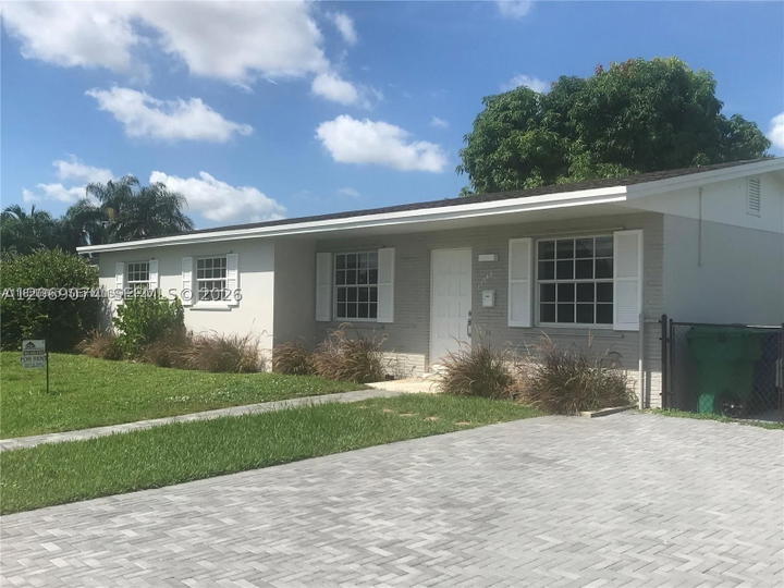 Real estate property located at 17940 85th Ave, Miami-dade, Palm Springs North Sec S, Hialeah, FL