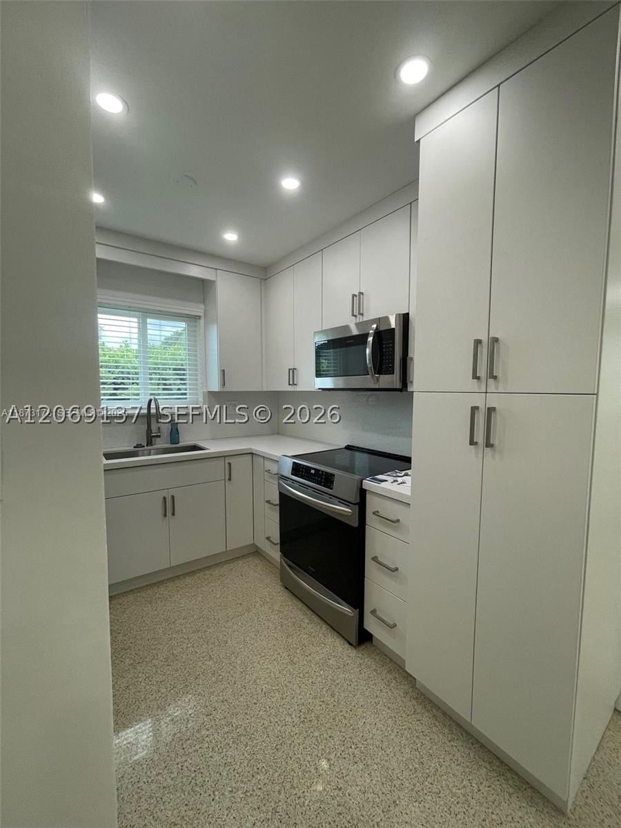 Real estate property located at 17320 80th Ave, Miami-dade, Palm Springs North Sec C, Hialeah, FL