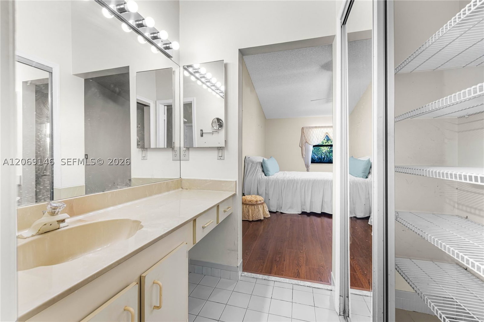 Real estate property located at 15821 Huntridge Rd, Broward, Hawkes Bluff Too, Davie, FL
