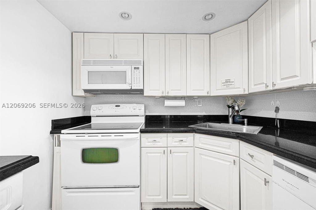 Real estate property located at 2100 Sans Souci Blvd A509, Miami-dade, Bayview Towers Condo Sout, North Miami, FL