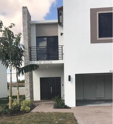 Real estate property located at 388 208th Ter, Miami-dade, Via Ventura Neighborhood, Miami, FL