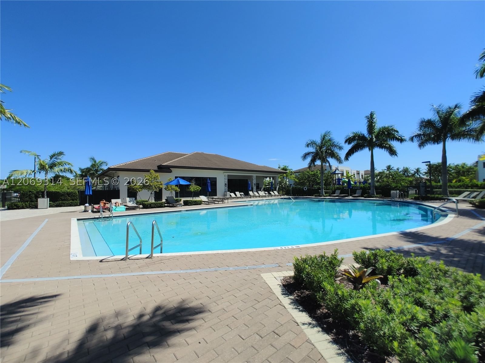 Real estate property located at 388 208th Ter, Miami-dade, Via Ventura Neighborhood, Miami, FL