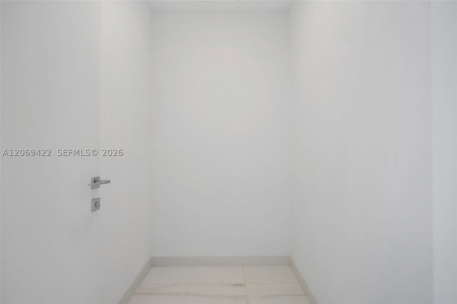 Real estate property located at 300 Biscayne Boulevard Way #3108, Miami-dade, Dupont Plaza, Miami, FL