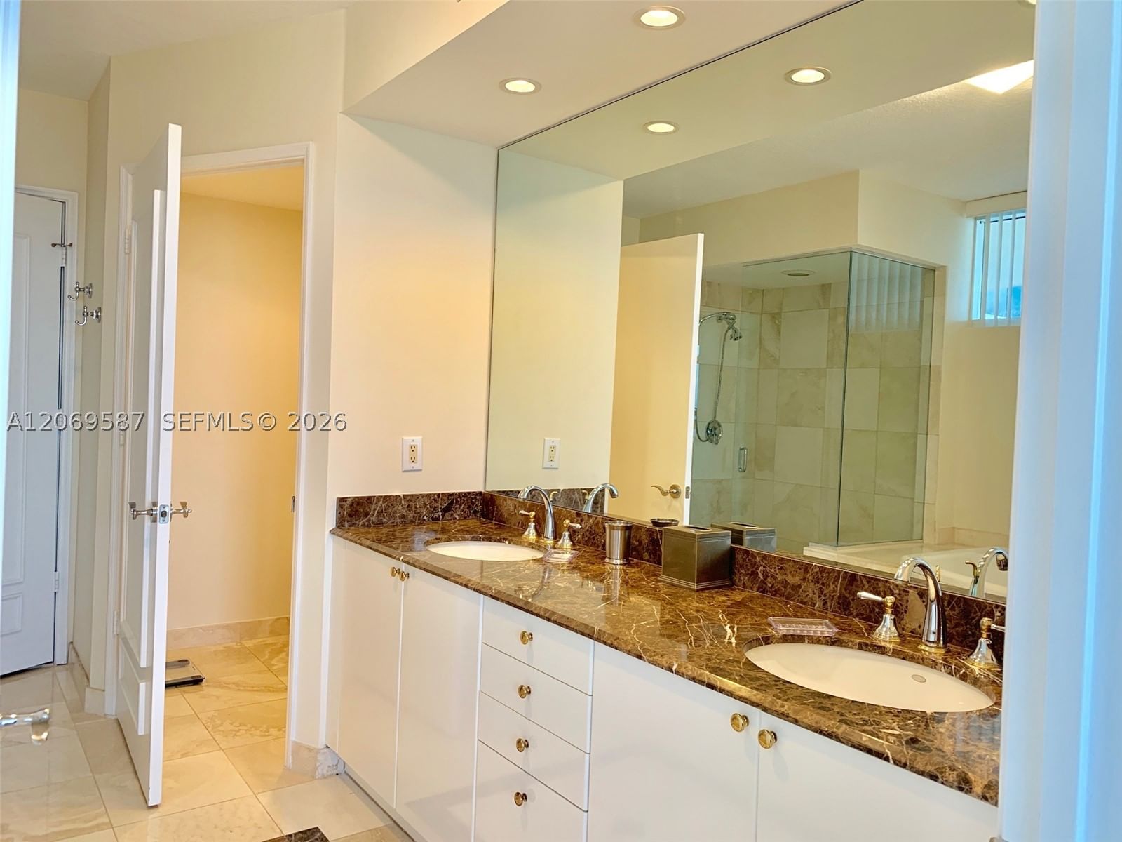 Real estate property located at 17555 Collins Ave #3202, Miami-dade, The Pinnacle Condo, Sunny Isles Beach, FL