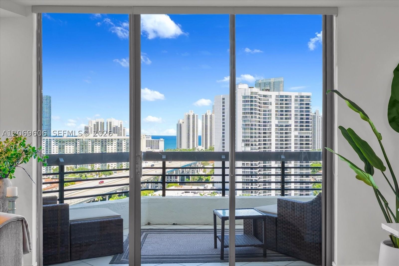Real estate property located at 3500 Mystic Pointe Dr #2107, Miami-dade, Mystic Pointe Tower 400, Aventura, FL