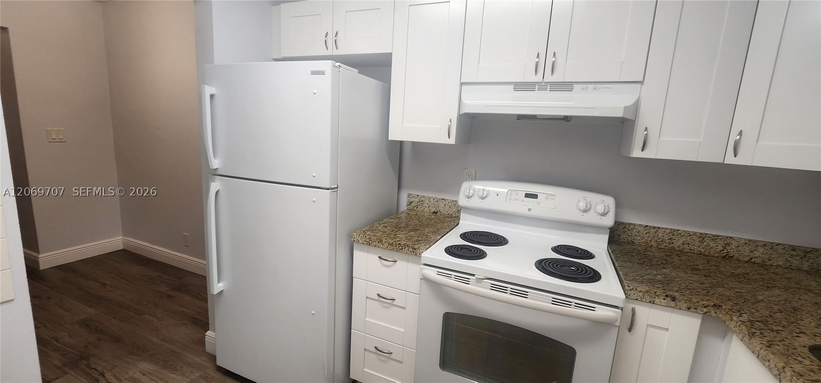 Real estate property located at 1555 12th Ct #8B, Broward, Crystal Court Manor No 15, Hollywood, FL