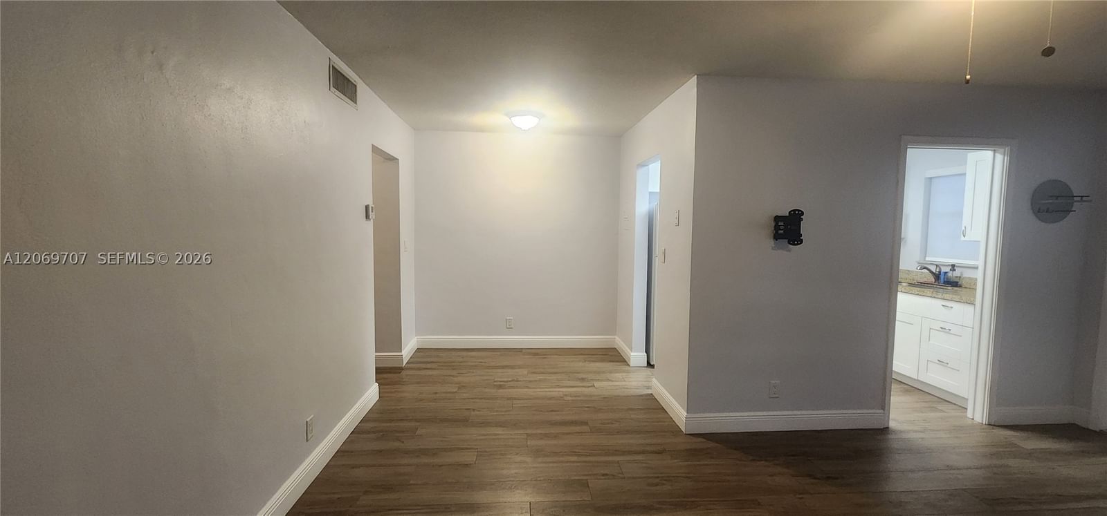 Real estate property located at 1555 12th Ct #8B, Broward, Crystal Court Manor No 15, Hollywood, FL