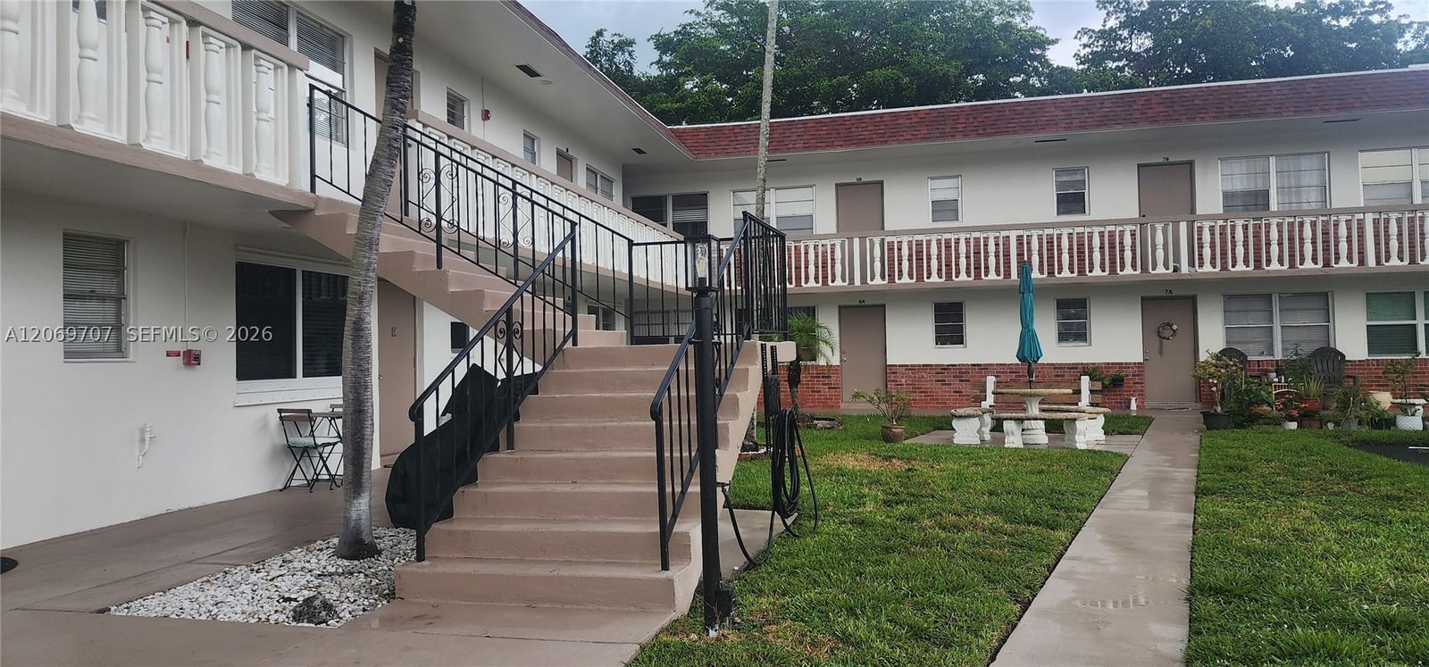 Real estate property located at 1555 12th Ct #8B, Broward, Crystal Court Manor No 15, Hollywood, FL