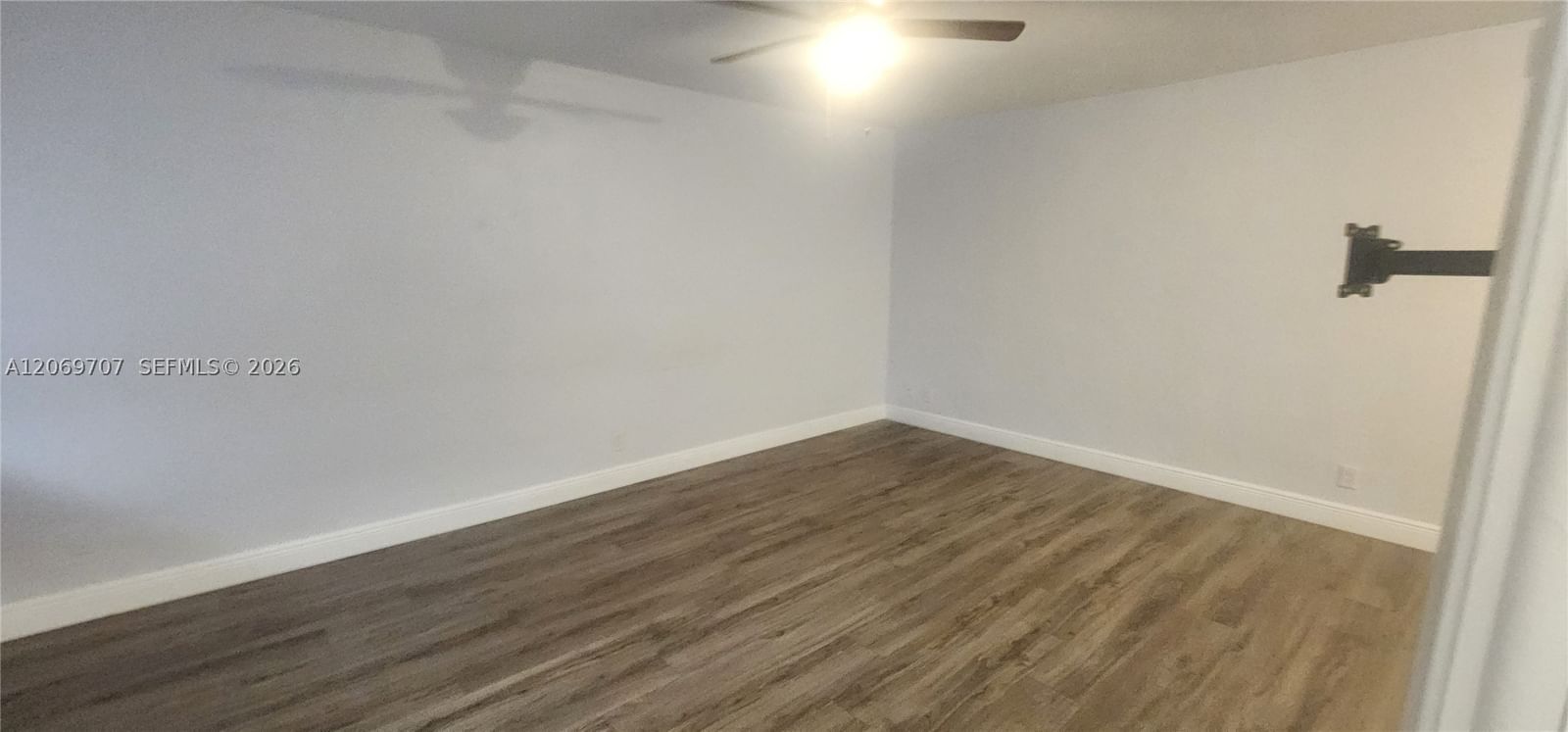 Real estate property located at 1555 12th Ct #8B, Broward, Crystal Court Manor No 15, Hollywood, FL