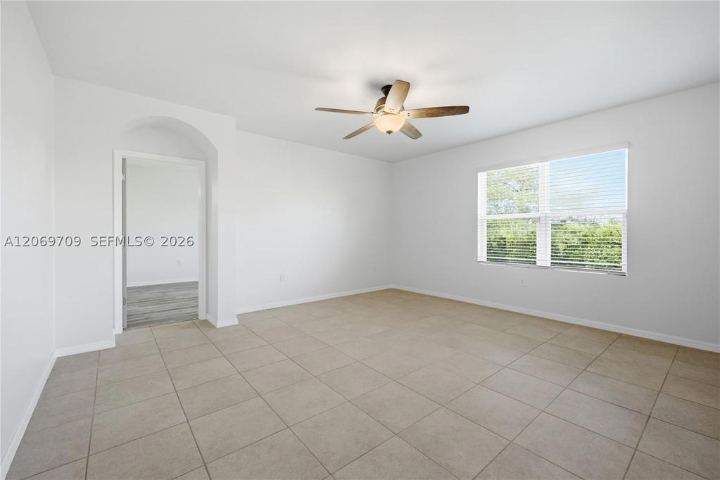 Real estate property located at 10288 silver pond LN, Lee, Caloosa Lakes Ph 1, Lehigh Acres, FL