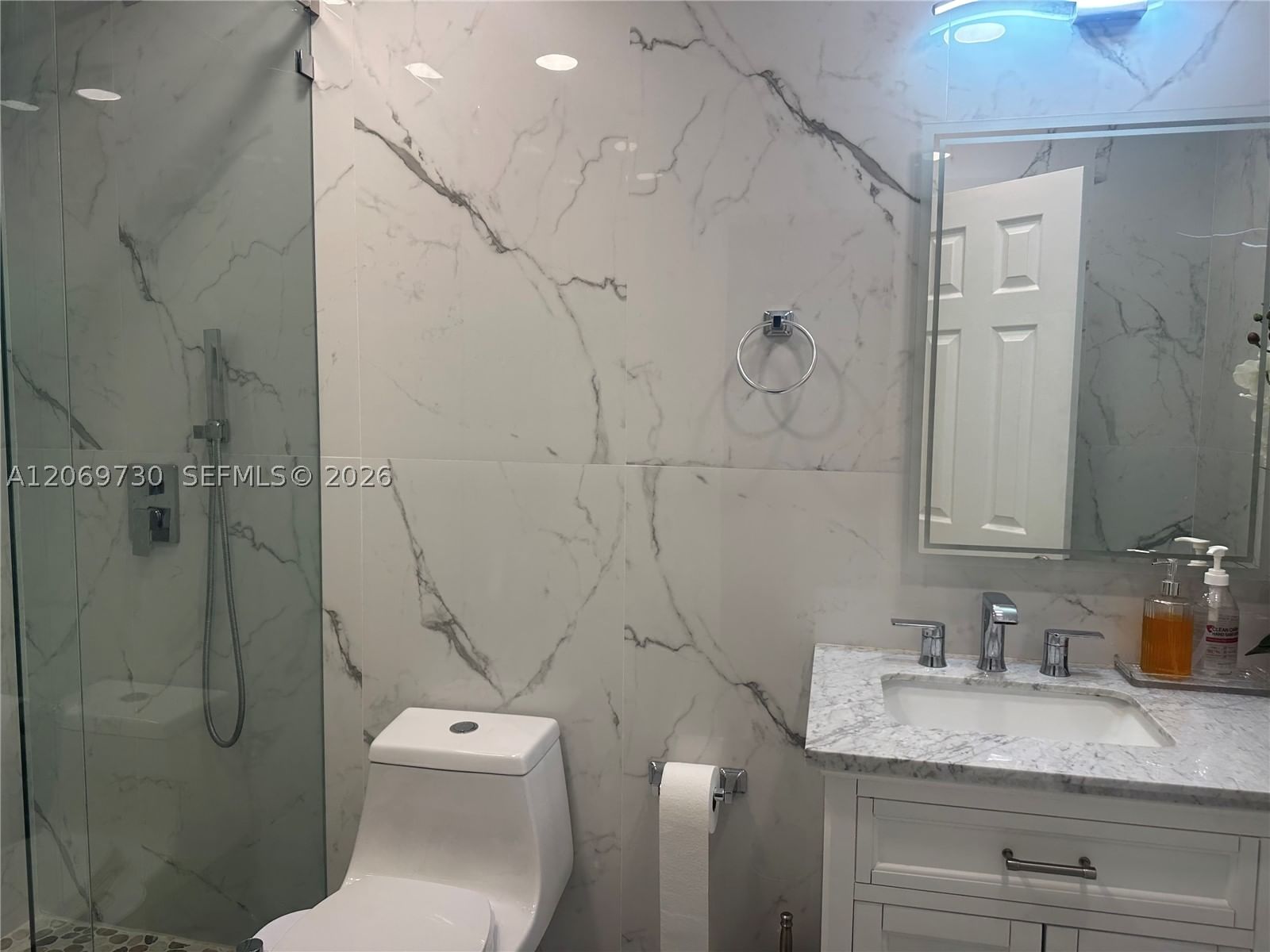 Real estate property located at 1051 99th Ave, Broward, Lakeside South, Pembroke Pines, FL