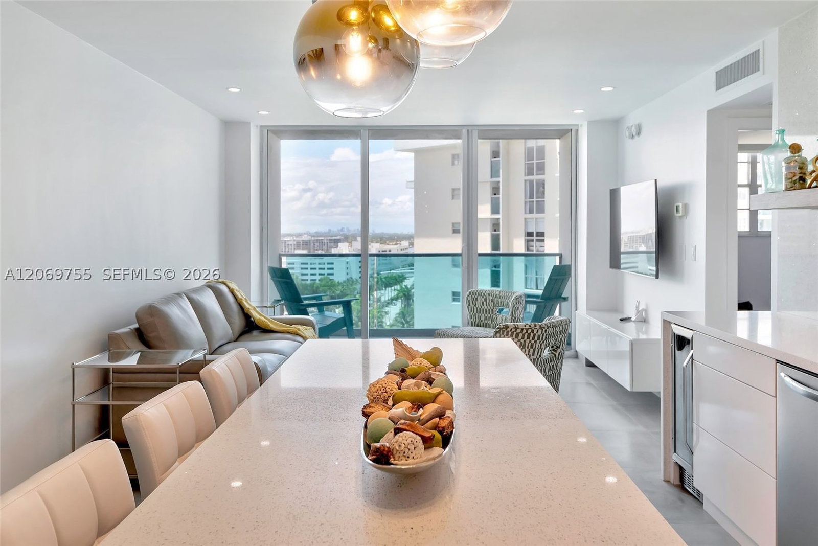 Real estate property located at 4001 Ocean Dr #14H, Broward, Sian Ocean Residences Con, Hollywood, FL