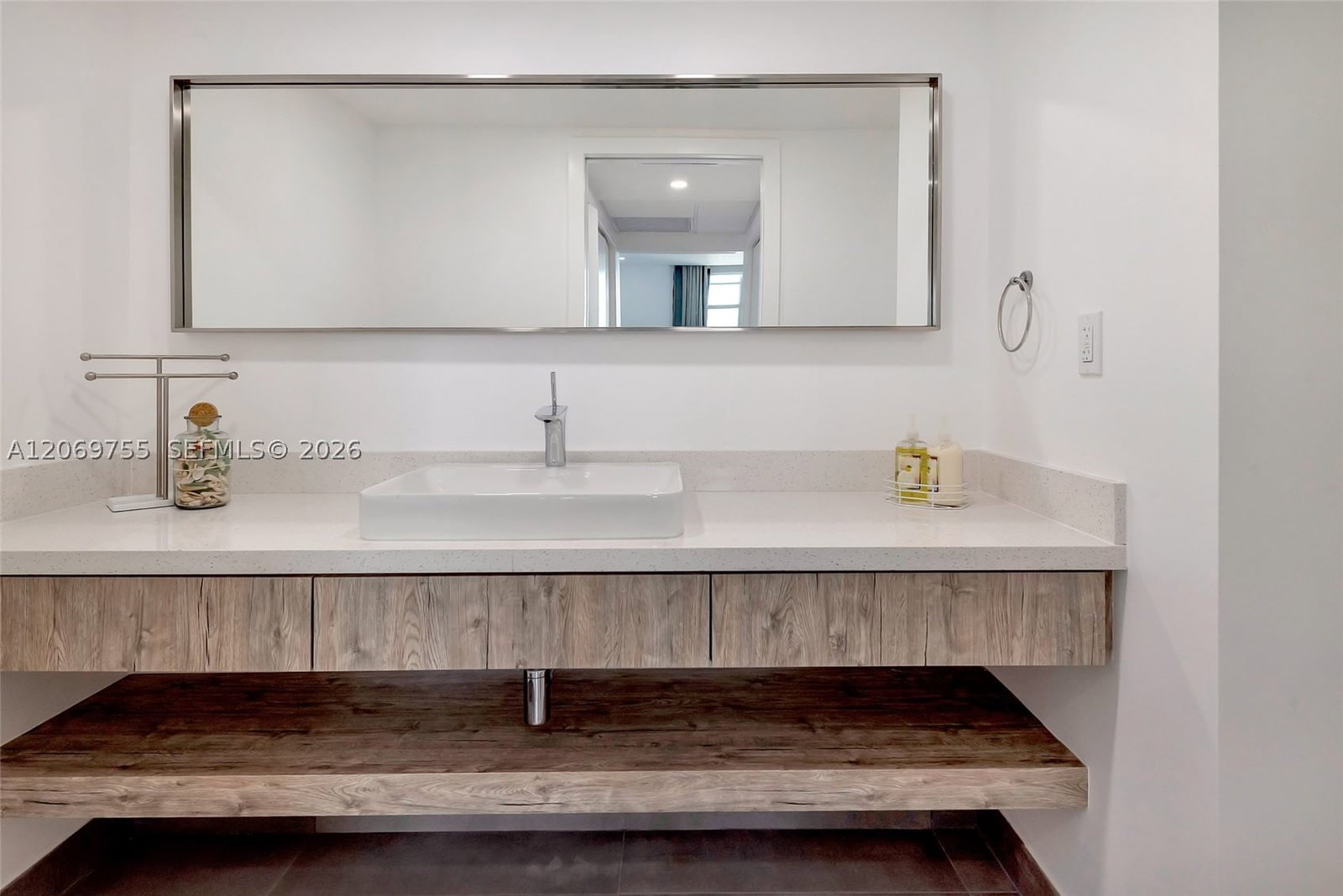 Real estate property located at 4001 Ocean Dr #14H, Broward, Sian Ocean Residences Con, Hollywood, FL