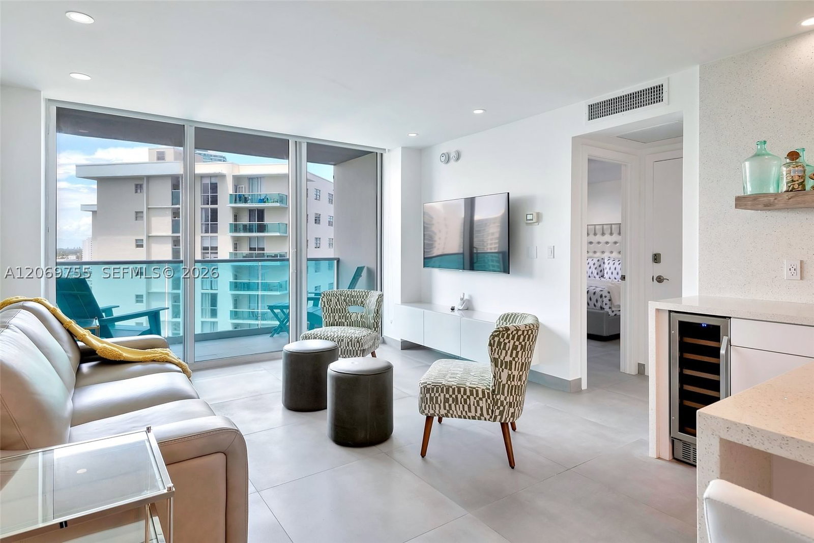 Real estate property located at 4001 Ocean Dr #14H, Broward, Sian Ocean Residences Con, Hollywood, FL
