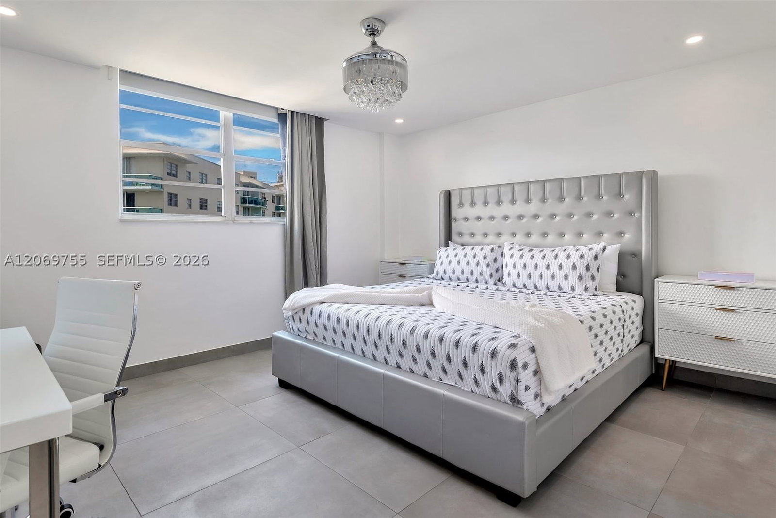 Real estate property located at 4001 Ocean Dr #14H, Broward, Sian Ocean Residences Con, Hollywood, FL