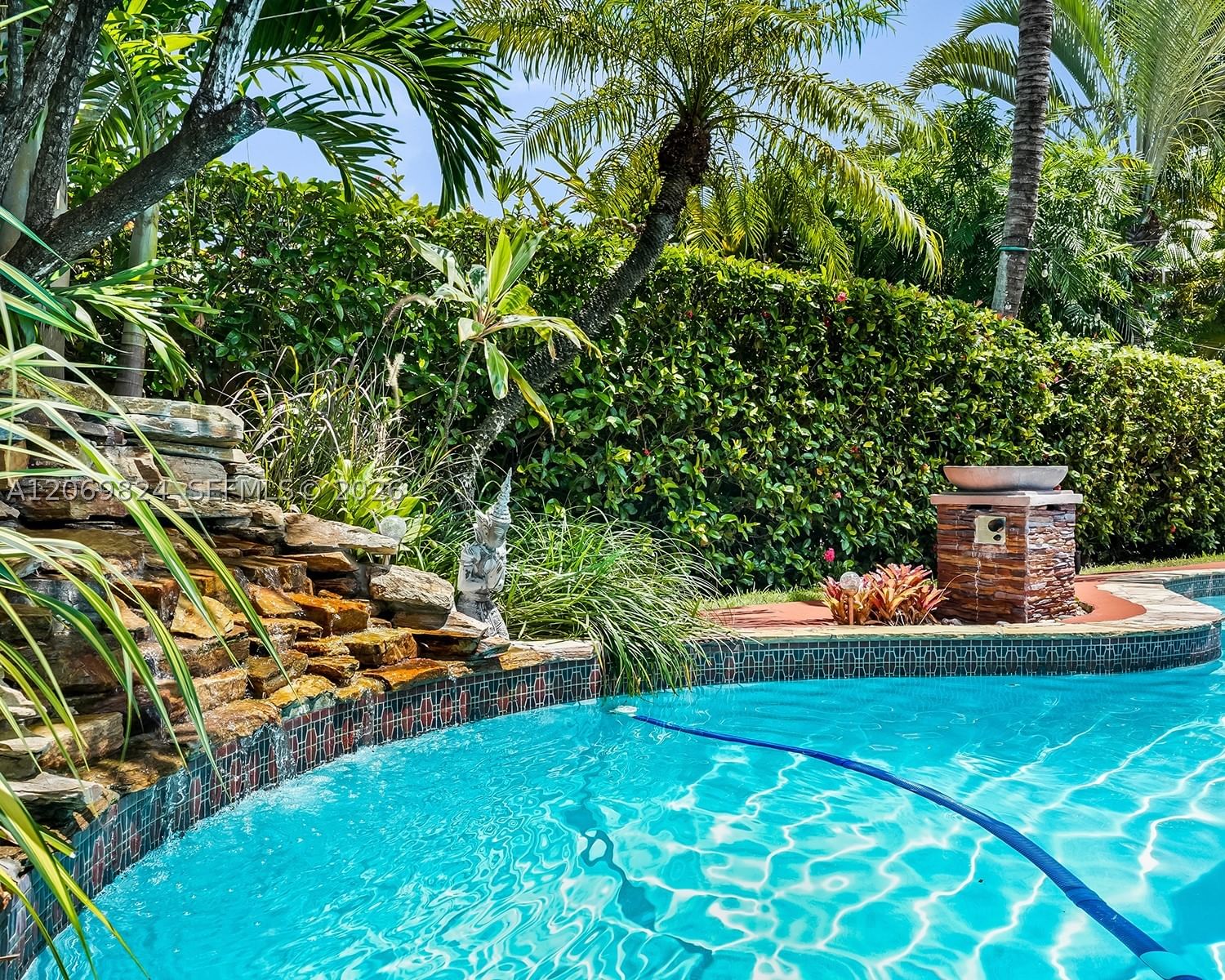Real estate property located at 11723 95th Ter, Miami-dade, Glen Cove West Sec 1, Miami, FL
