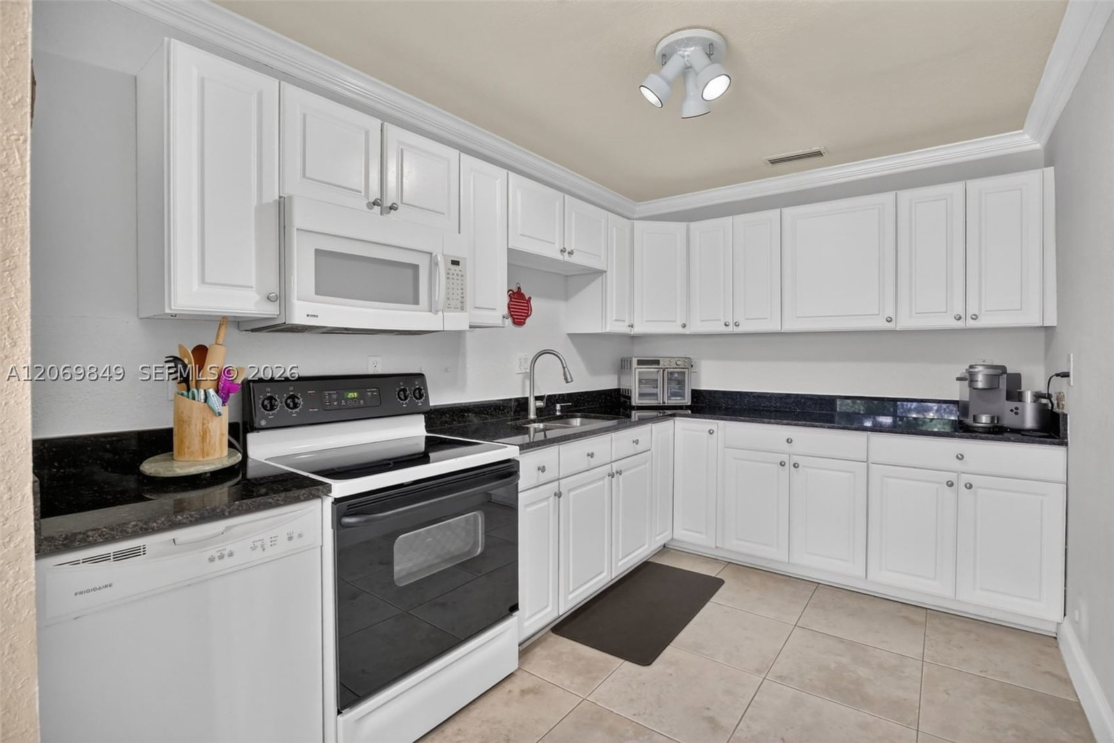Real estate property located at 10725 30th Pl #4, Broward, Country Squire Townhomes, Sunrise, FL