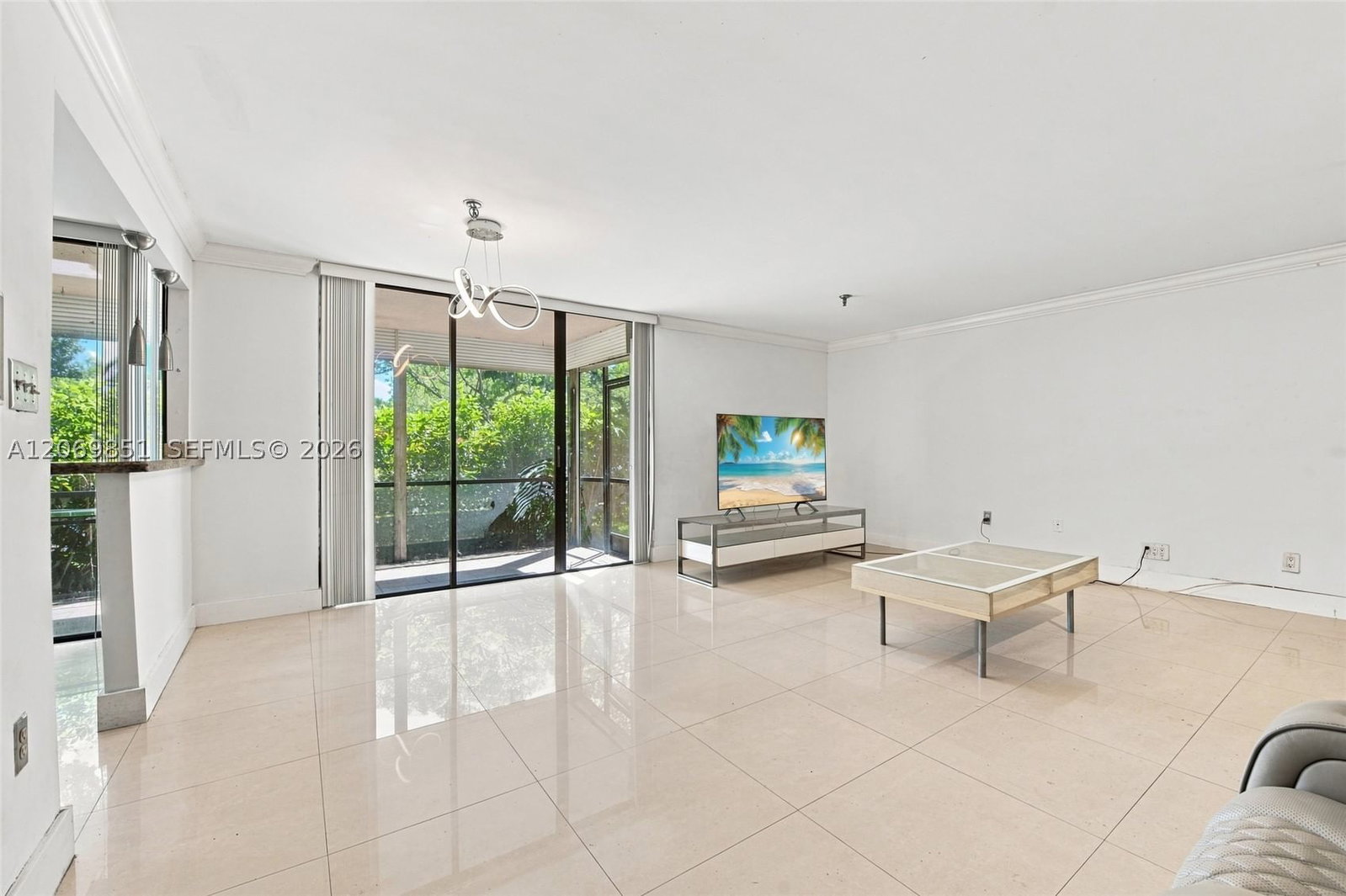 Real estate property located at 661 195th St #104, Miami-dade, Coco Wood Condo, Miami, FL