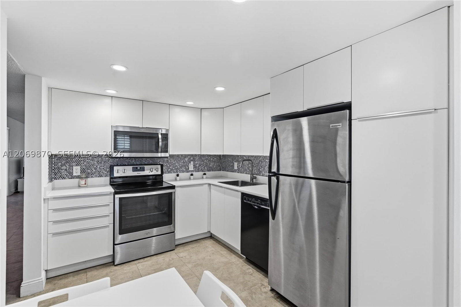 Real estate property located at 3970 Oaks Clubhouse Dr #306, Broward, Palm-aire C C 78a Condo, Pompano Beach, FL