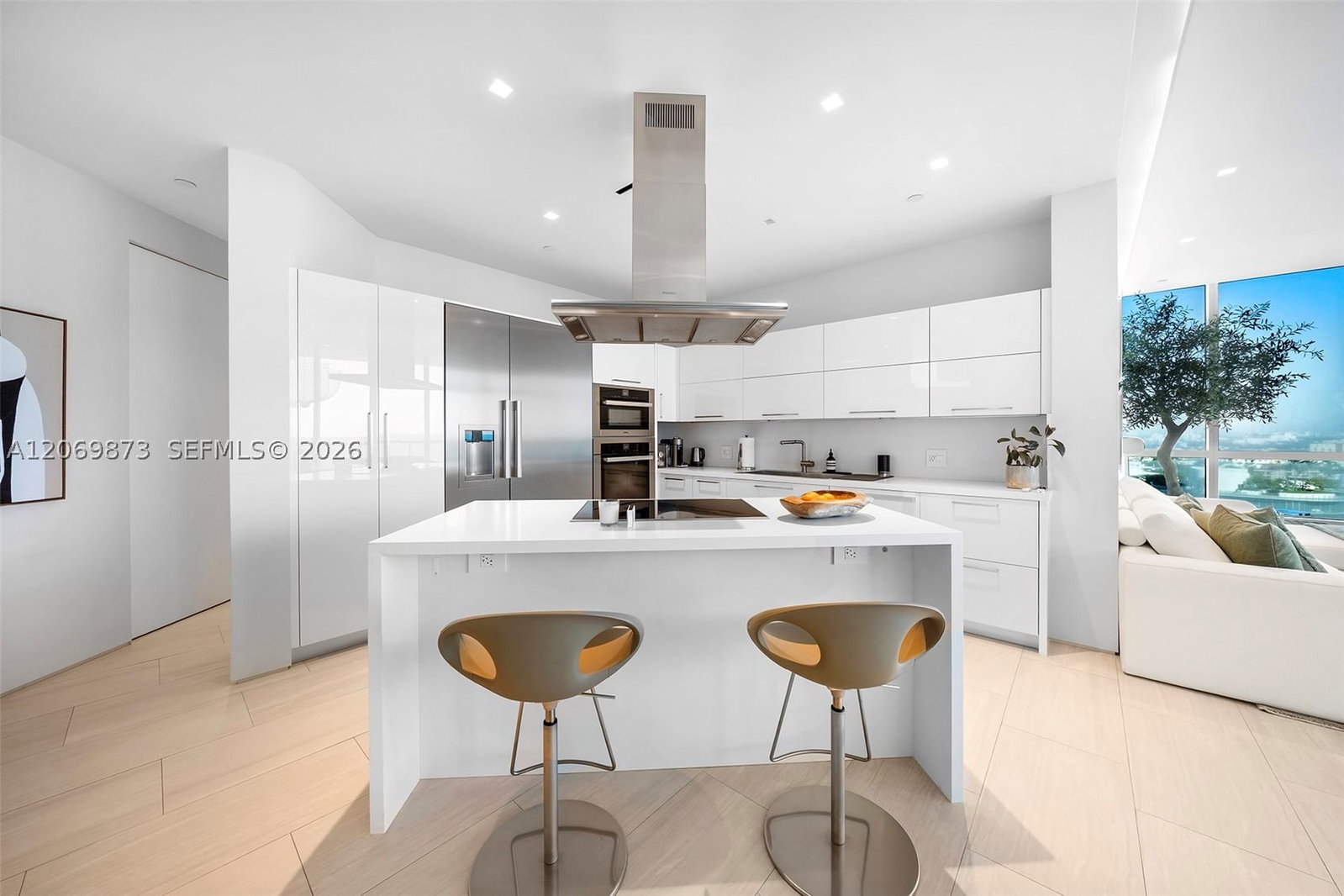 Real estate property located at 100 Pointe Dr #1409, Miami-dade, Continuum On South Beach, Miami Beach, FL