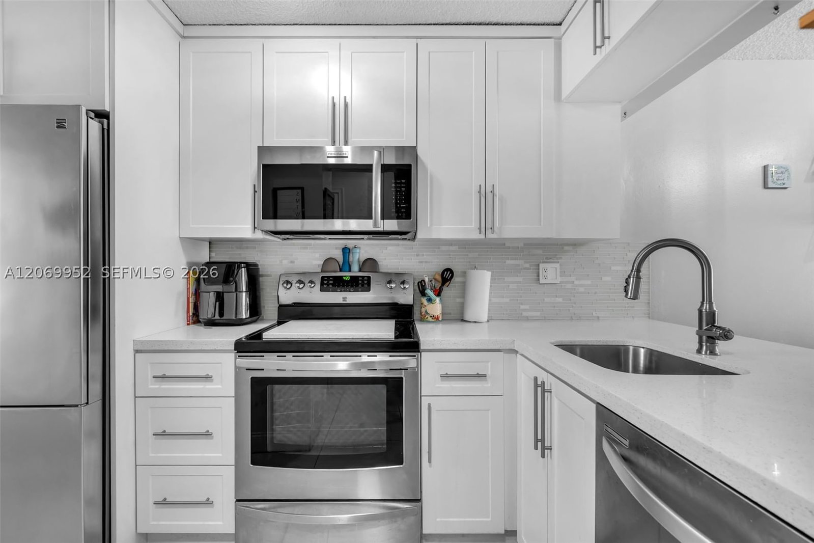 Real estate property located at 2421 52nd Pl #2-1, Miami-dade, Villas Of Westland Condo, Hialeah, FL