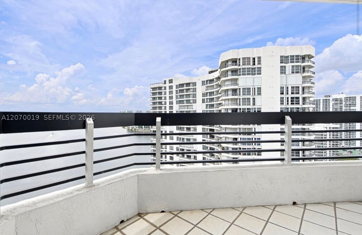 Real estate property located at 19195 36th Ct #2601, Miami-dade, Mystic Pointe Condo No Tw, Aventura, FL