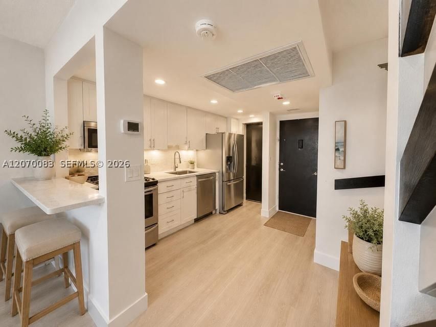 Real estate property located at 5401 Collins Ave #144, Miami-dade, The Carriage House Condo, Miami Beach, FL
