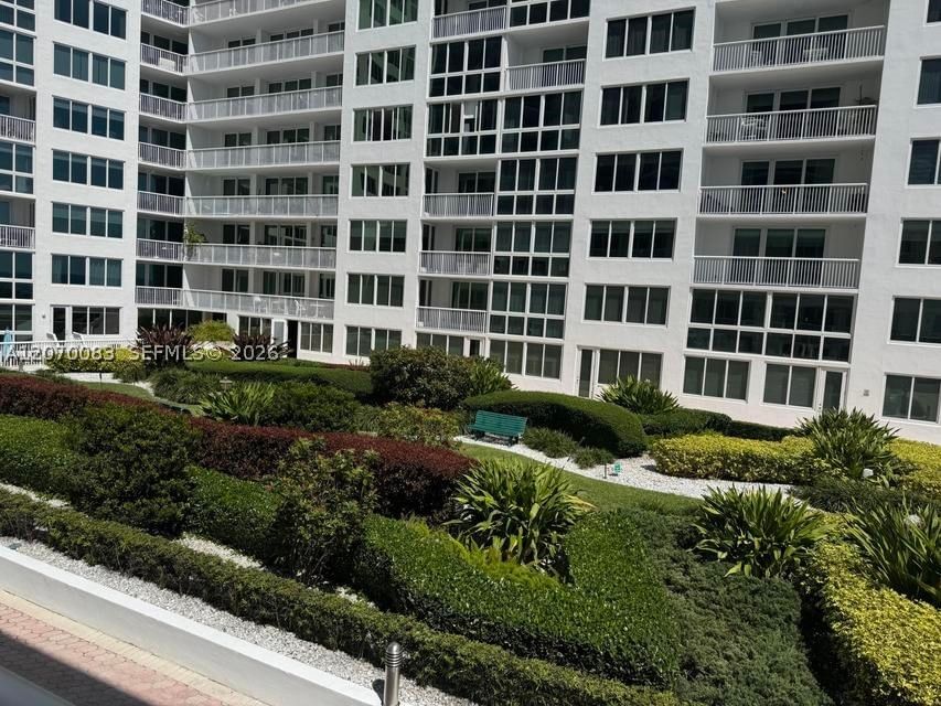 Real estate property located at 5401 Collins Ave #144, Miami-dade, The Carriage House Condo, Miami Beach, FL