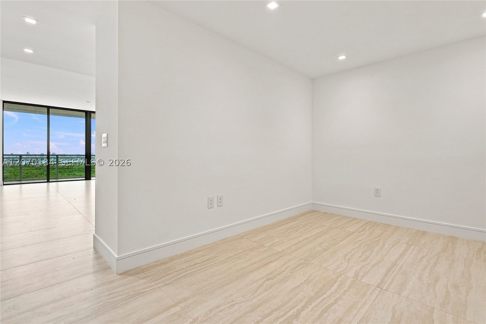 Real estate property located at 2411 Laguna Cir #1402, Miami-dade, One Park Tower, Miami, FL