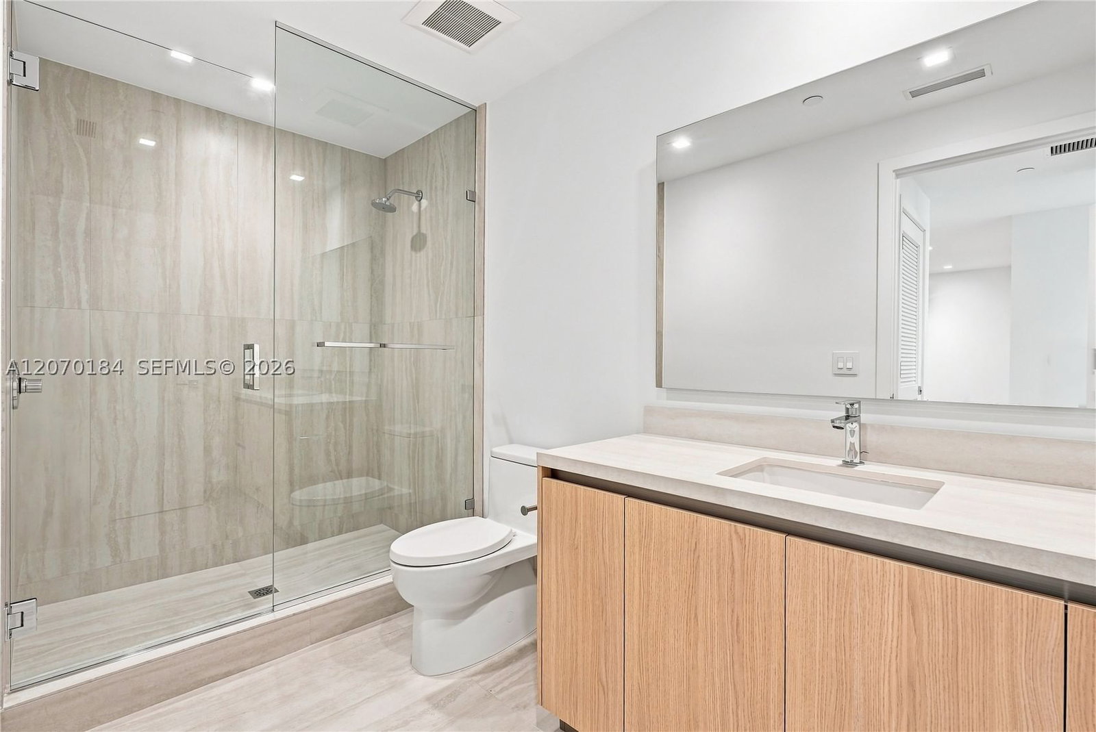 Real estate property located at 2411 Laguna Cir #1402, Miami-dade, One Park Tower, Miami, FL