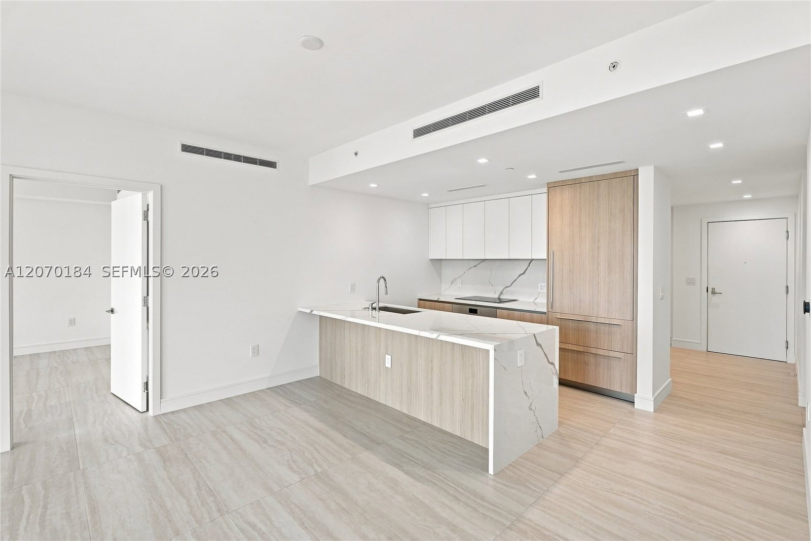 Real estate property located at 2411 Laguna Cir #1402, Miami-dade, One Park Tower, Miami, FL