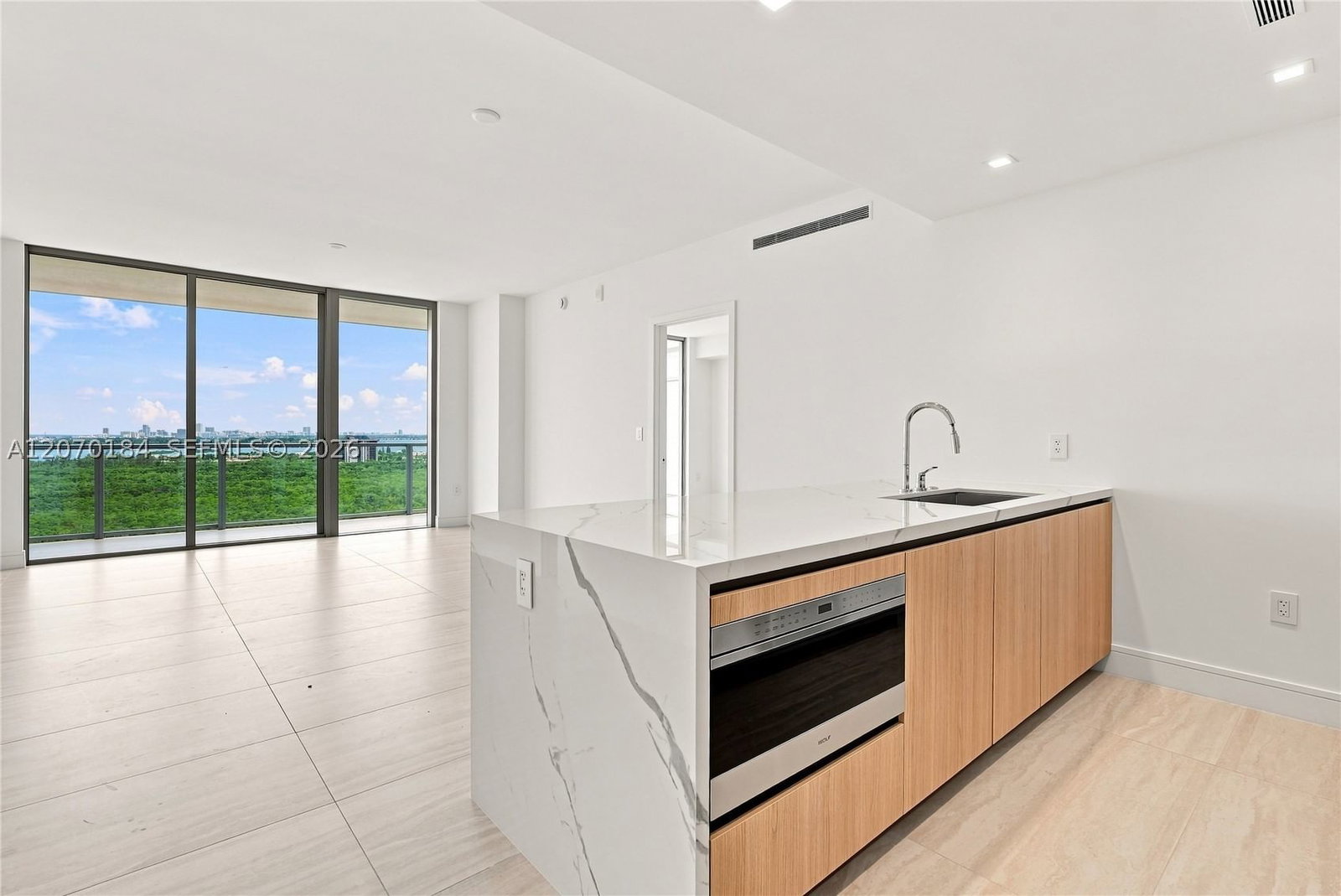 Real estate property located at 2411 Laguna Cir #1402, Miami-dade, One Park Tower, Miami, FL