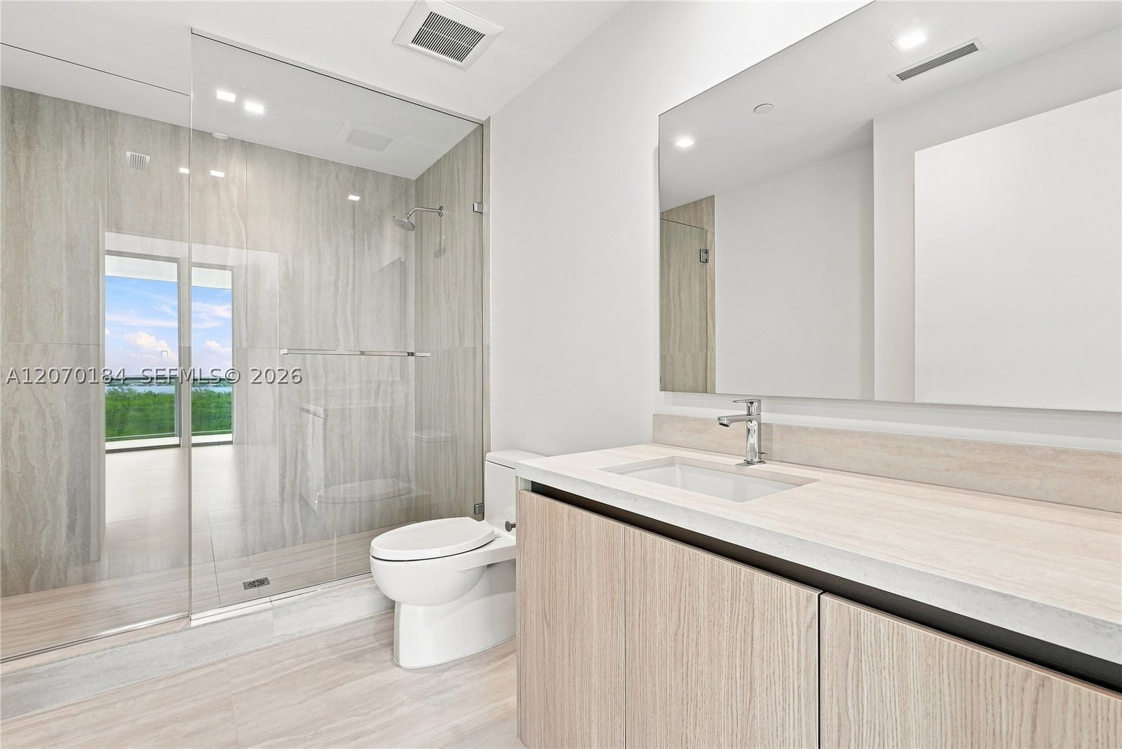 Real estate property located at 2411 Laguna Cir #1402, Miami-dade, One Park Tower, Miami, FL