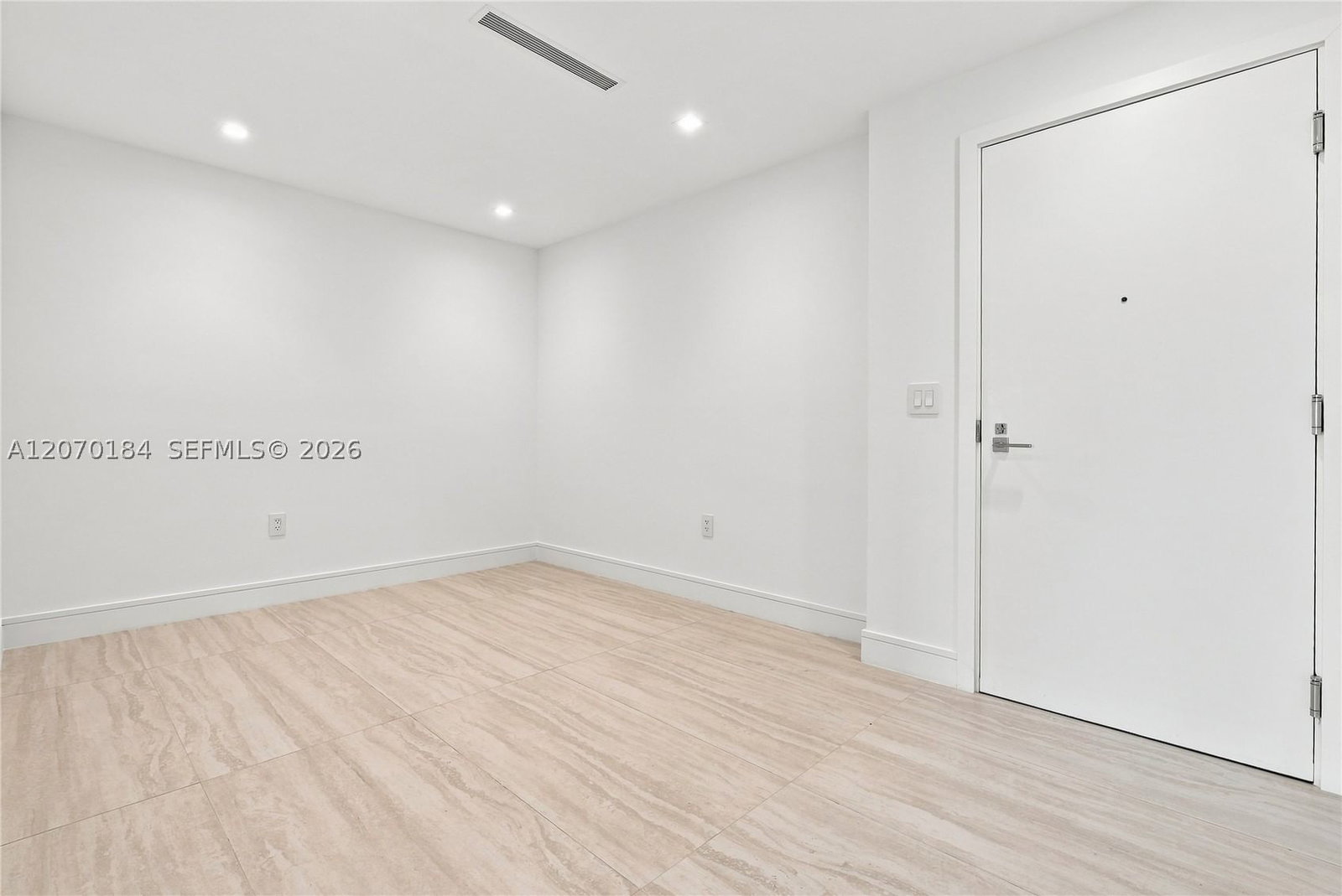 Real estate property located at 2411 Laguna Cir #1402, Miami-dade, One Park Tower, Miami, FL