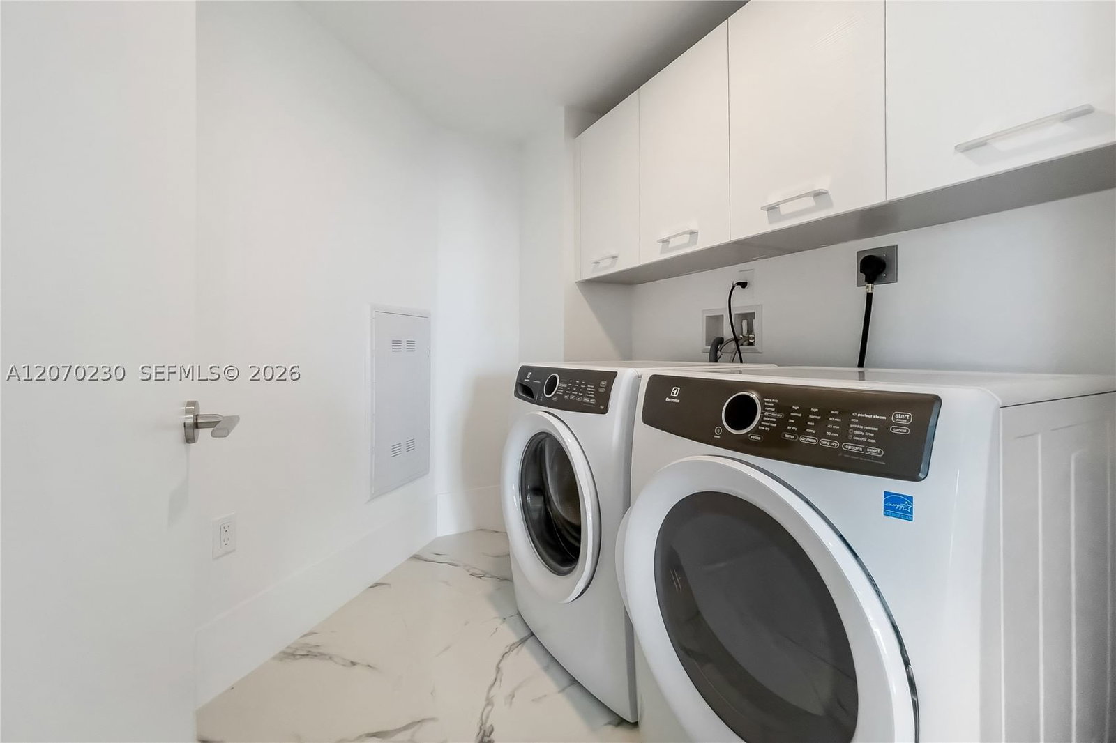 Real estate property located at 330 Sunny Isles Blvd #5-1102, Miami-dade, Parque Towers Condo, Sunny Isles Beach, FL