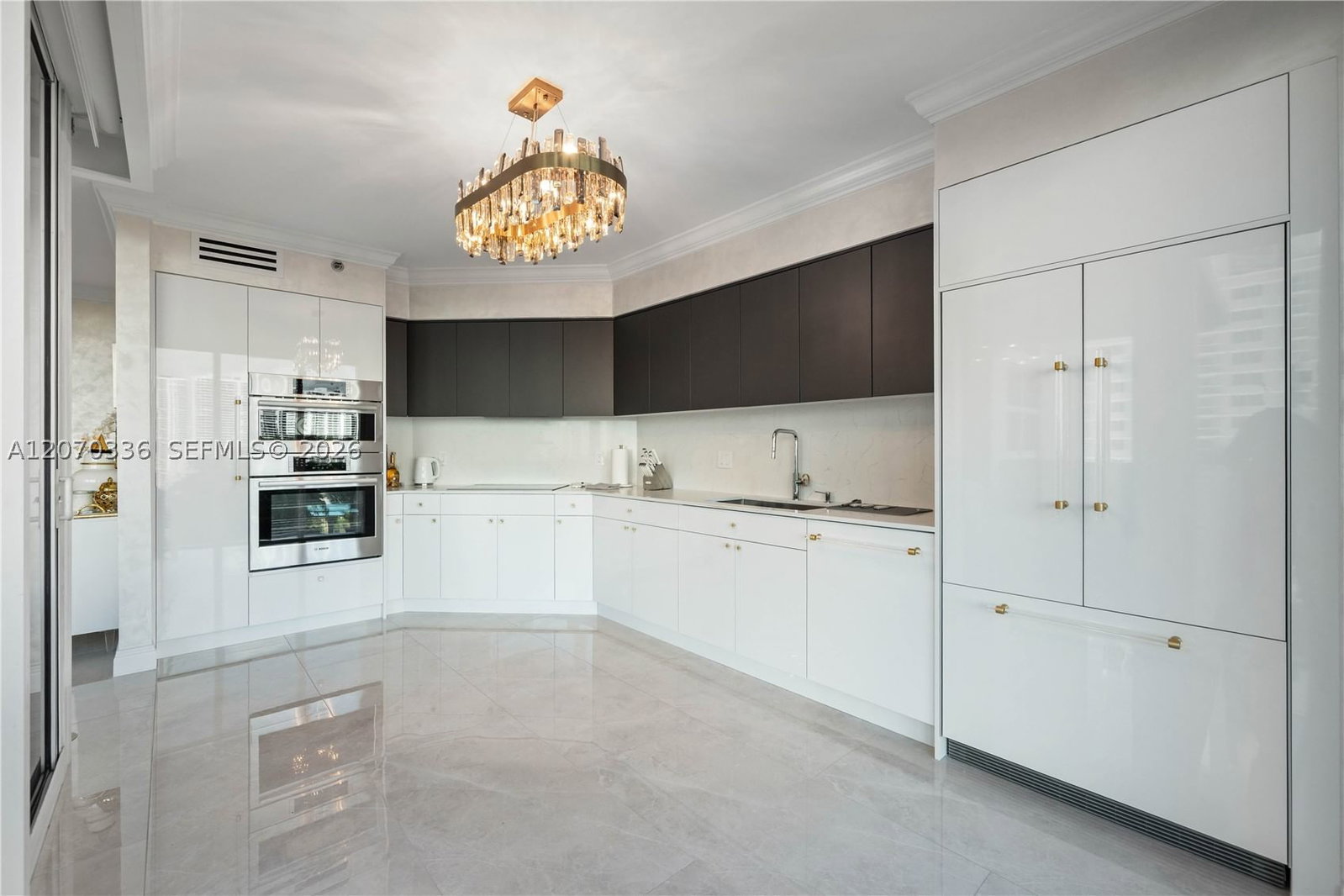 Real estate property located at 19111 Collins Ave #403, Miami-dade, Ocean Two Condo, Sunny Isles Beach, FL