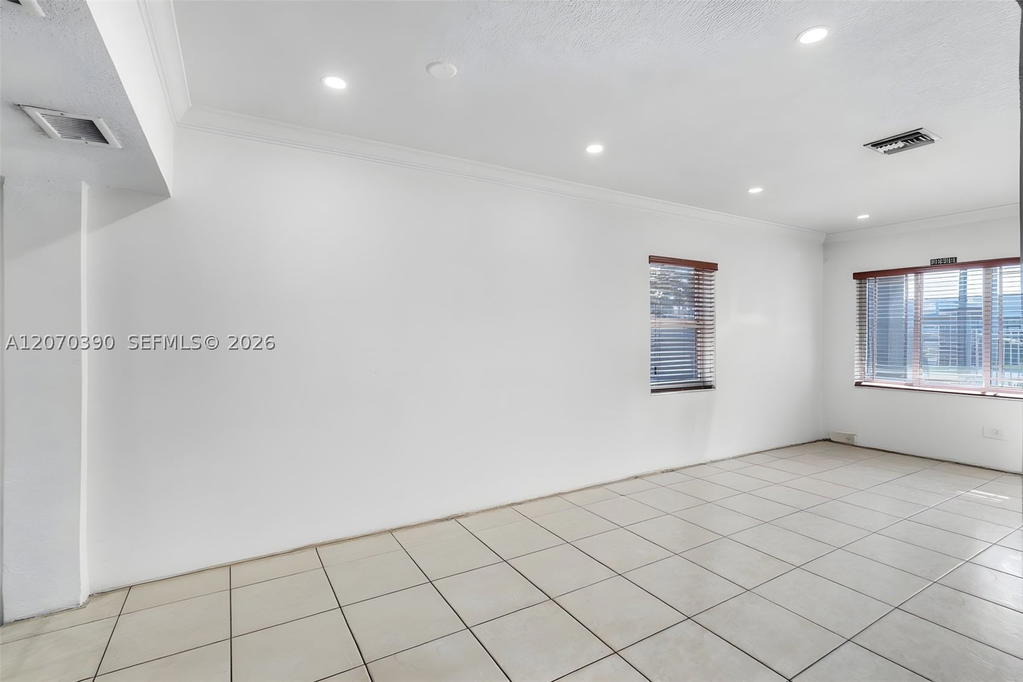 Real estate property located at 820 10th Ave, Miami-dade, Sun-tan Vill Sec 5, Hialeah, FL
