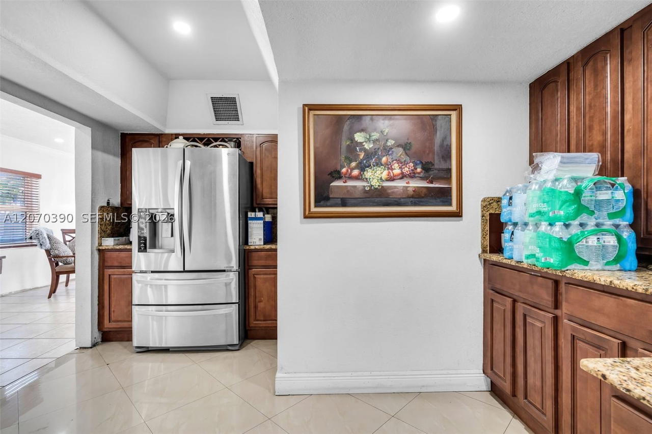 Real estate property located at 820 10th Ave, Miami-dade, Sun-tan Vill Sec 5, Hialeah, FL