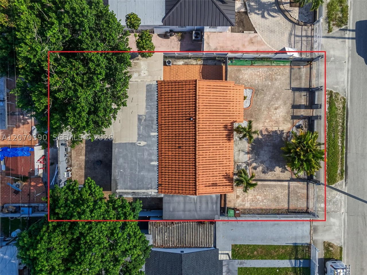 Real estate property located at 820 10th Ave, Miami-dade, Sun-tan Vill Sec 5, Hialeah, FL