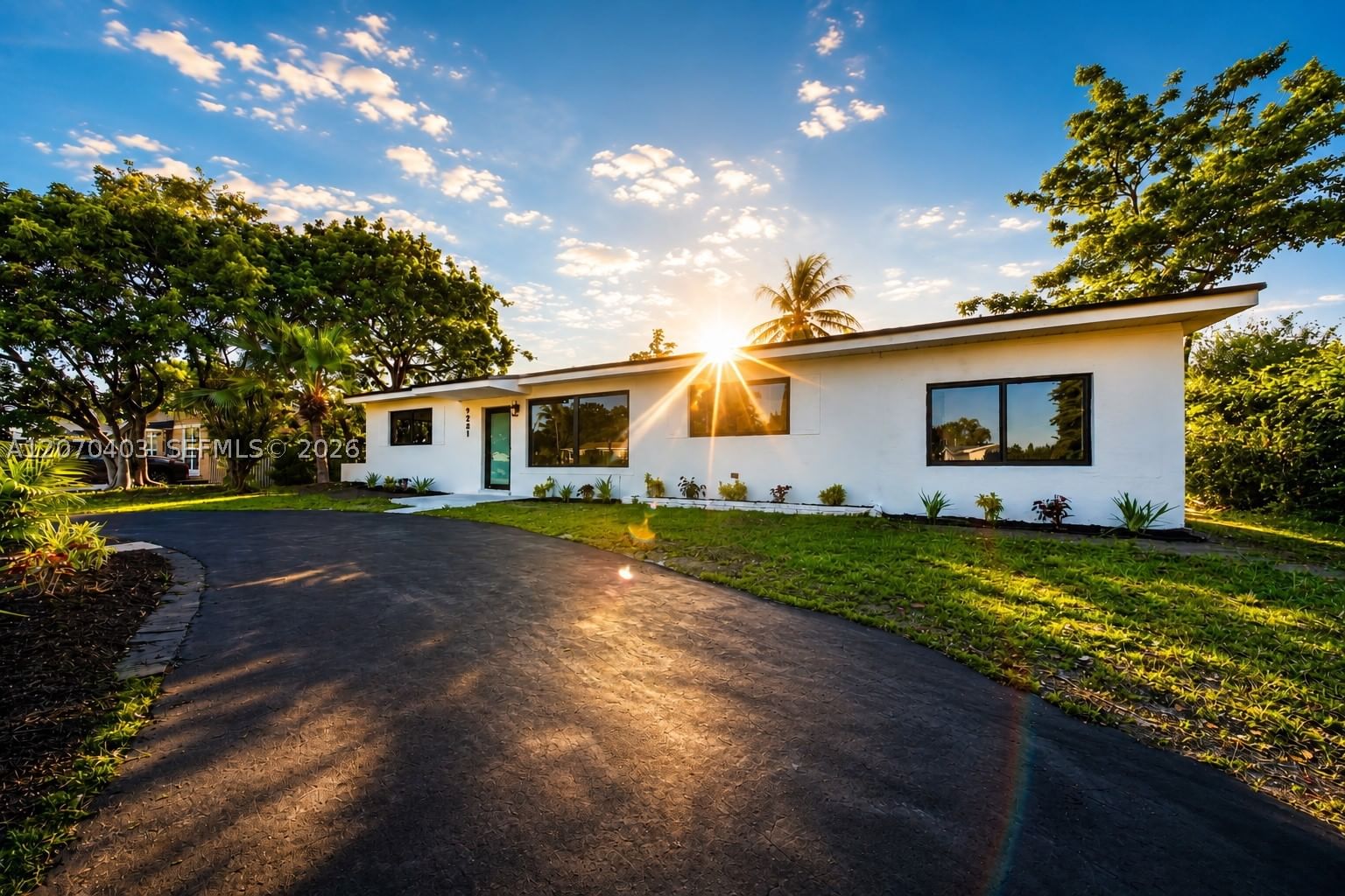 Real estate property located at 9281 Martinique Dr, Miami-dade, Pine Tree Manor Sec 2, Cutler Bay, FL