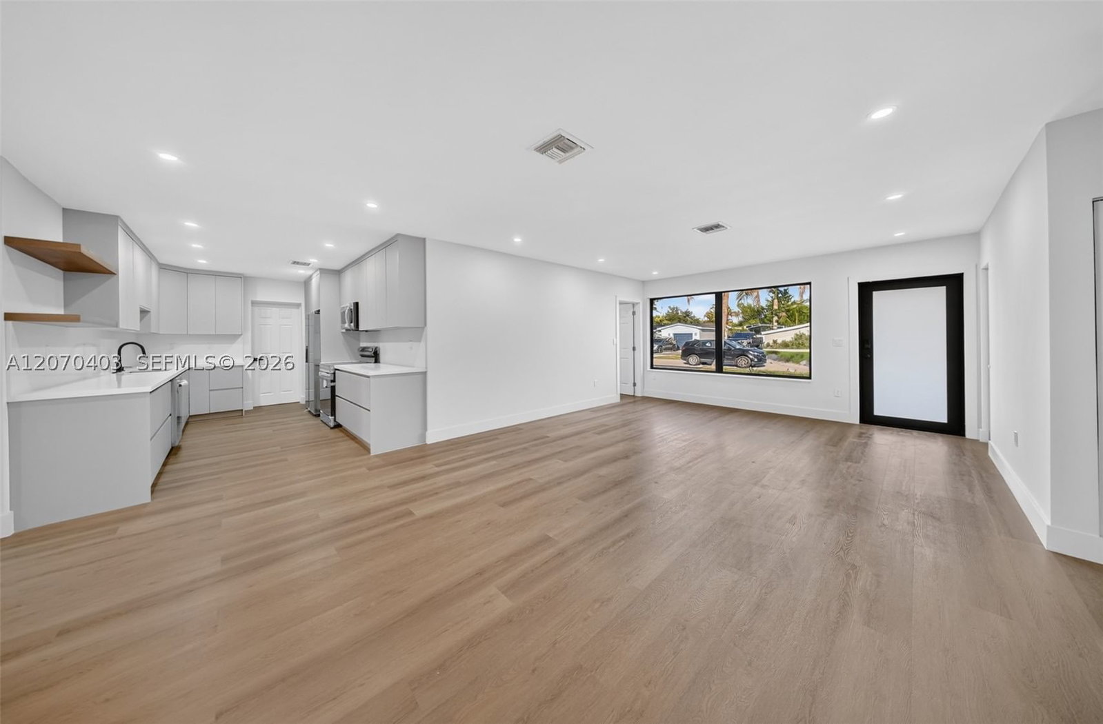 Real estate property located at 9281 Martinique Dr, Miami-dade, Pine Tree Manor Sec 2, Cutler Bay, FL