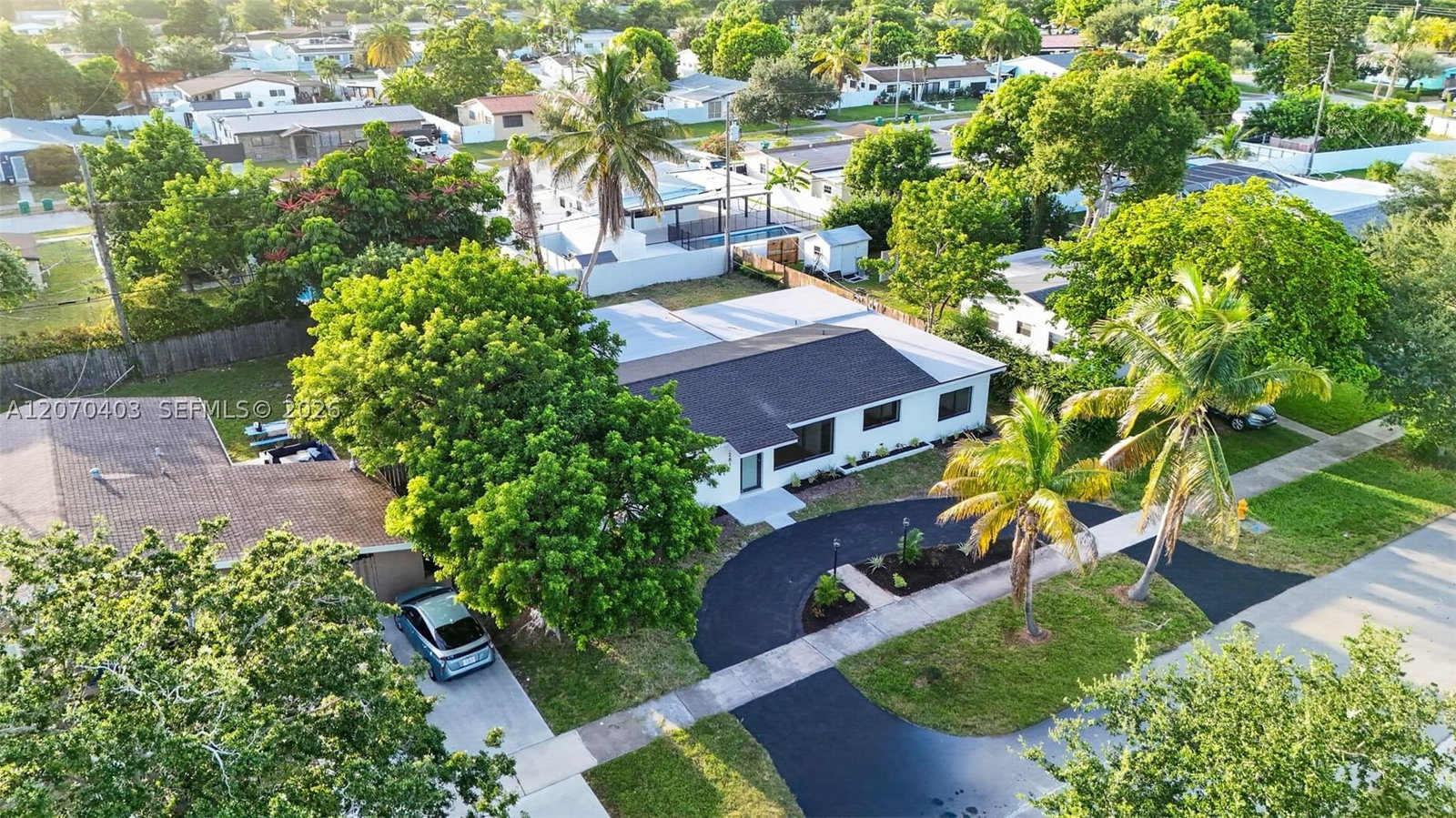 Real estate property located at 9281 Martinique Dr, Miami-dade, Pine Tree Manor Sec 2, Cutler Bay, FL